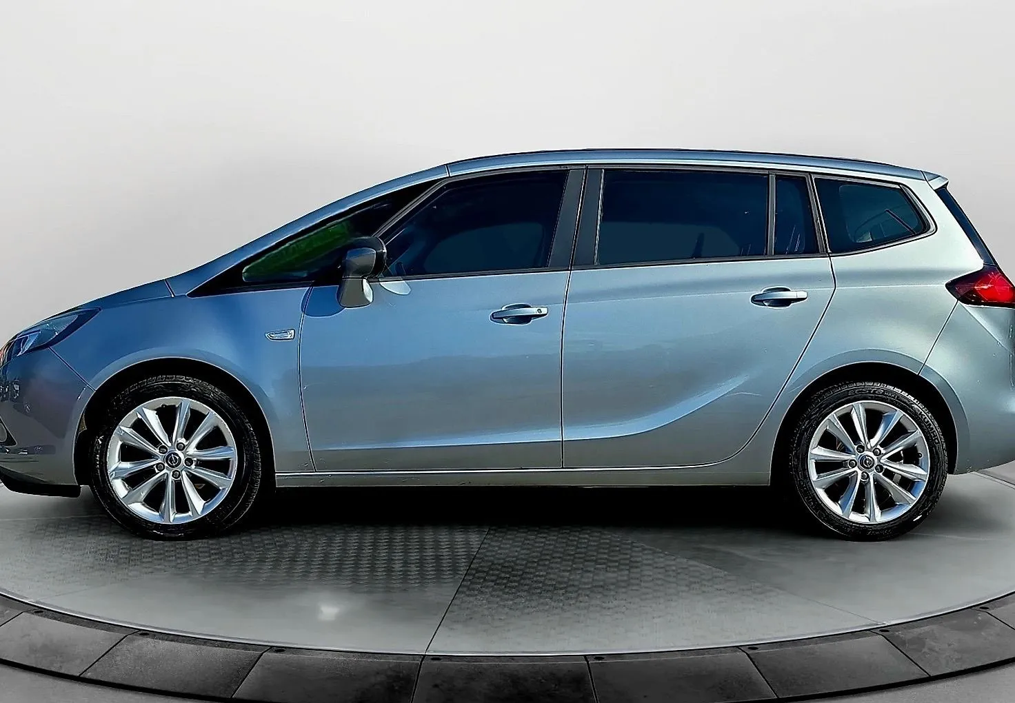 Zunanja slika - Opel Zafira - Tourer 2.0 CDTi Enjoy - 6
