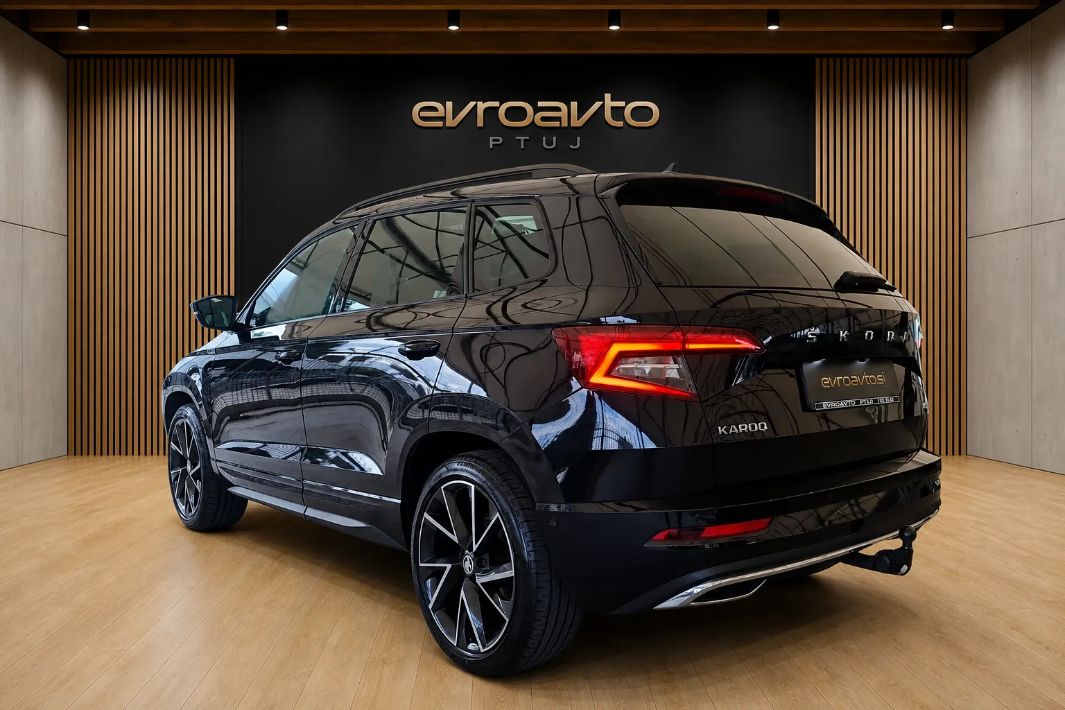 Notranja slika - Škoda Karoq - 4x4 2.0 TDI Sportline DSG•Matrix•Panorama - 7