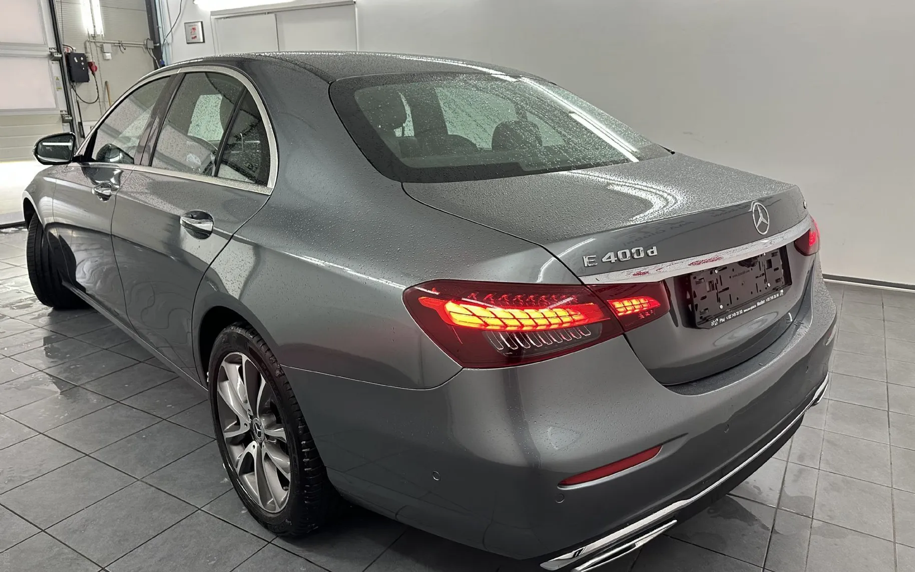 Zunanja slika - Mercedes-Benz E-Razred - E 400 d 4MATIC.KAMERA.USNJE.ACC.ZRAČ.VZMETENJE.LE - 1