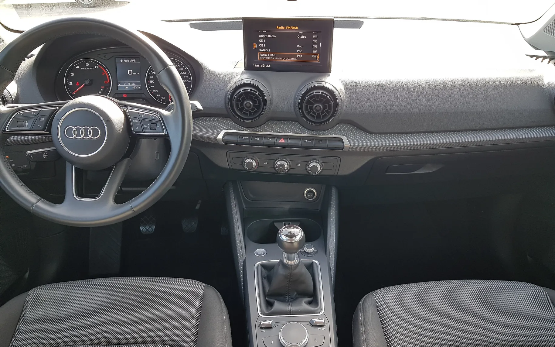 Notranja slika - Audi Q2 - 1,0 TFSI CoD Sport - 6