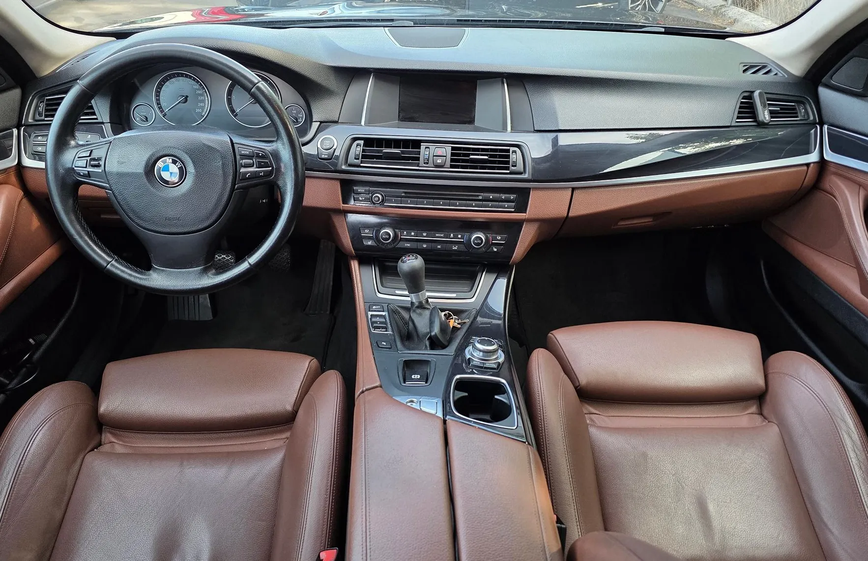 Zunanja slika - BMW Serija 5 - Touring:   520D TOURNING BI-XENON-ALU-NAVI - 9