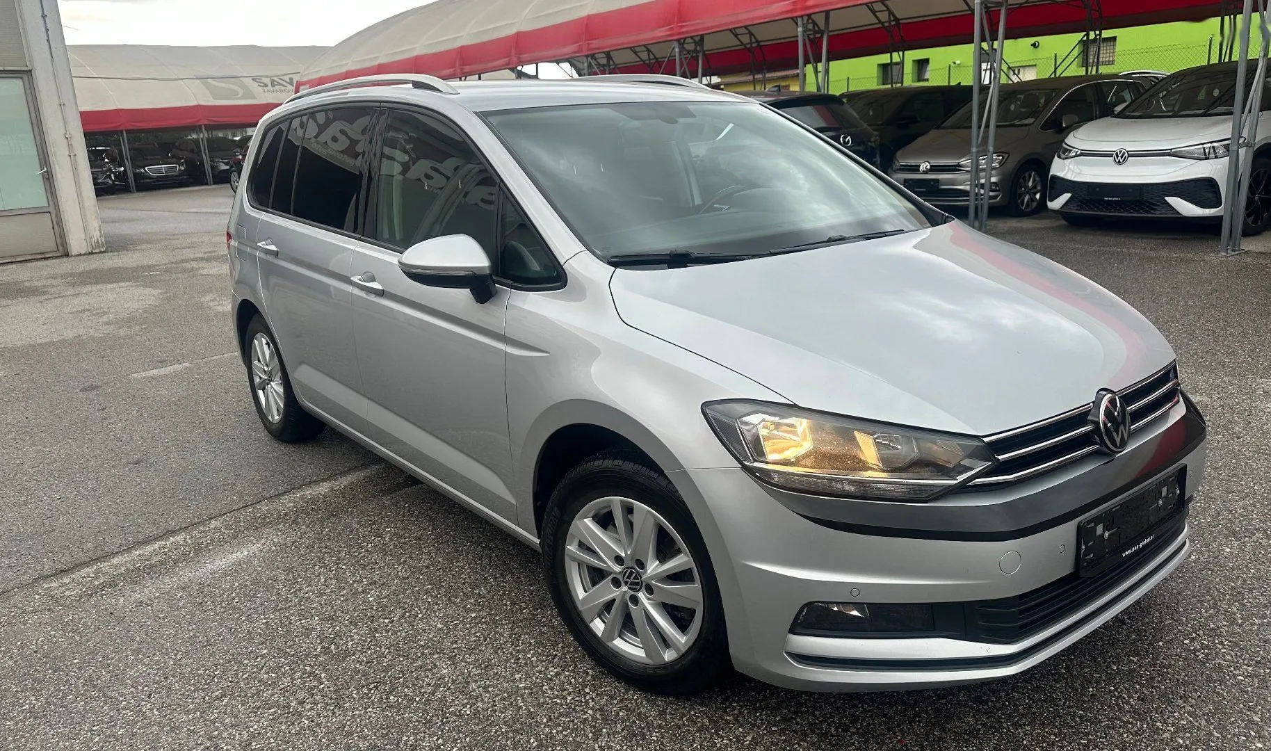 Zunanja slika - Volkswagen Touran - 2.0 TDI DSG.NAVI.KAMERA.NAREJEN VEL.SERVIS+MENJALN - 6