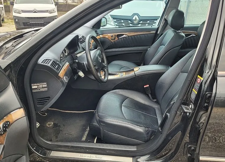 Zunanja slika - Mercedes-Benz E-Razred - E 350 4matic CLASSIC - 7