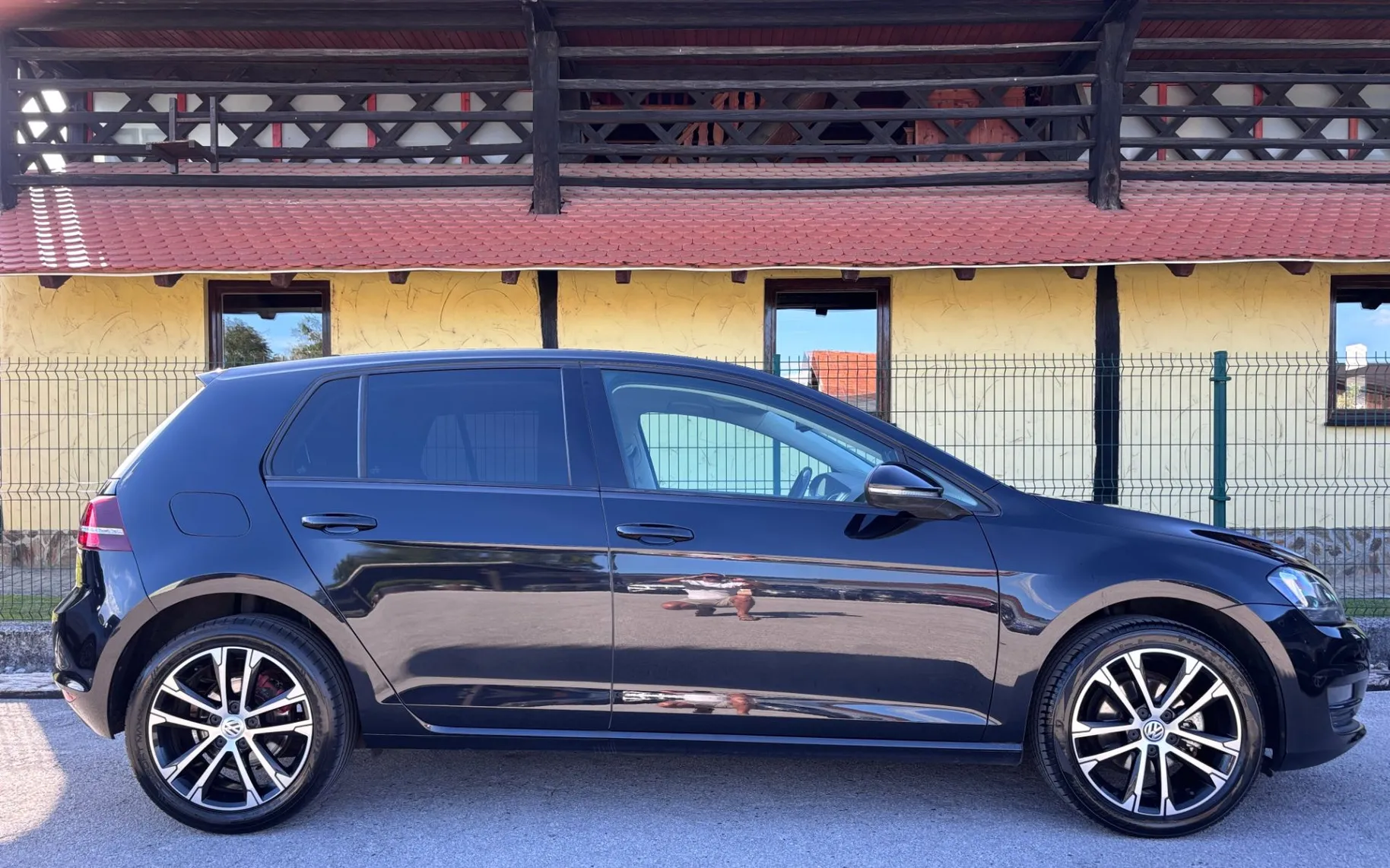 Zunanja slika - Volkswagen Golf - 1,6 TDI BMT-HIGHLINE-XENON-KAMERA-TEMPO-17COL-TOP - 6