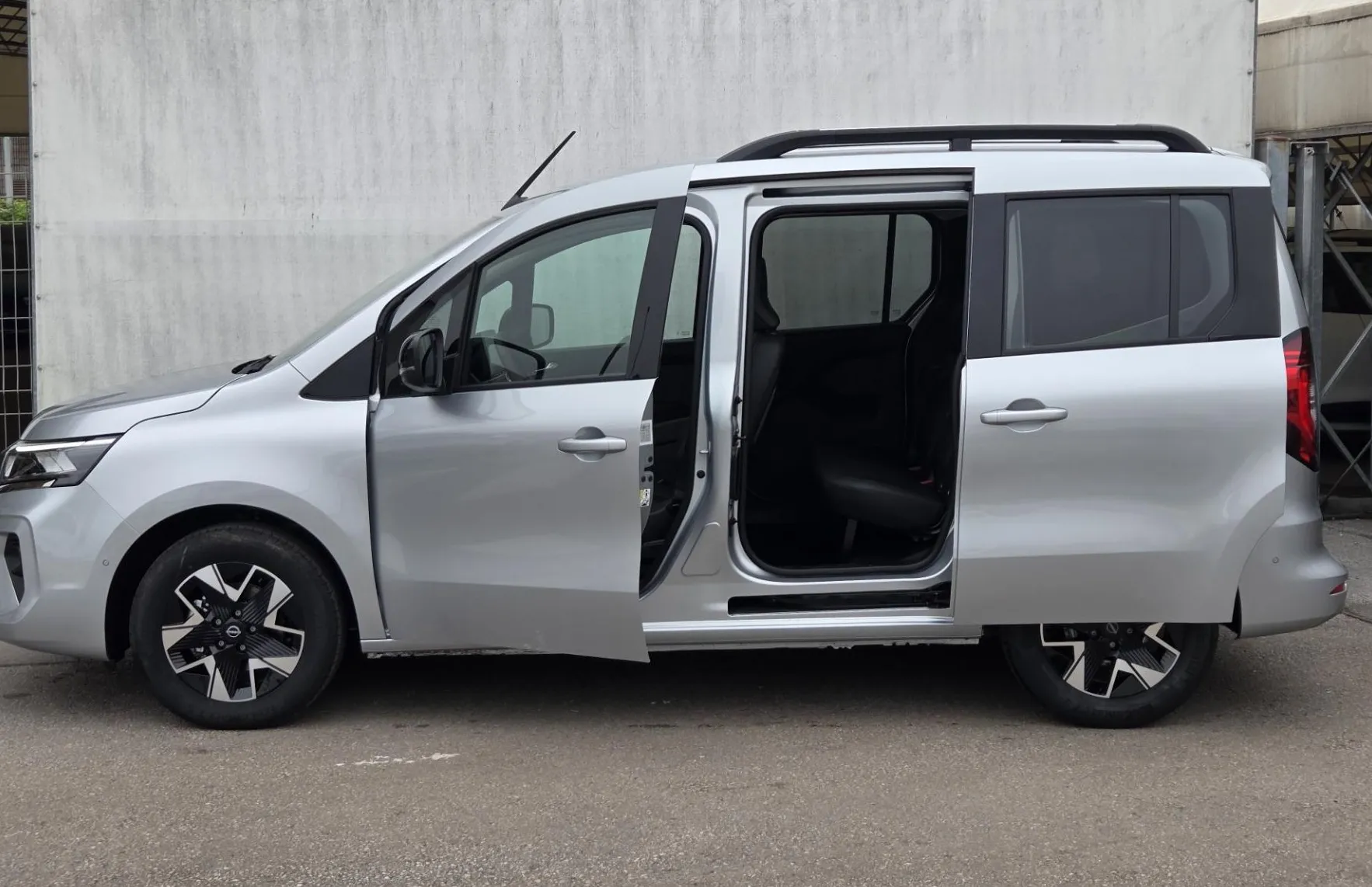 Zunanja slika - Nissan Townstar - Combi L1 1.3 DIG Tekna - 9