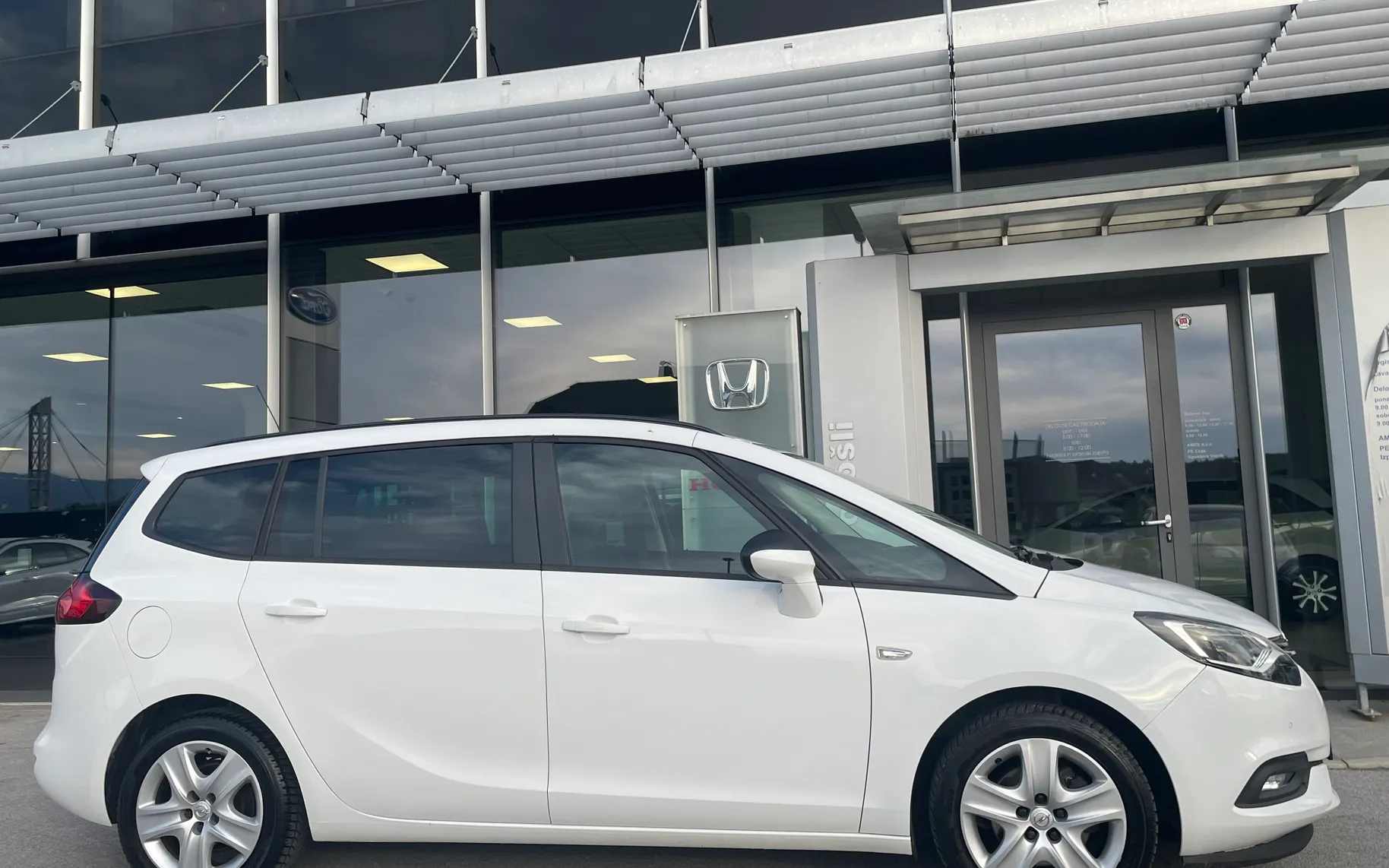 Zunanja slika - Opel Zafira - 1.6-CDTI-INNOVATION-LED-KLJUKA-TOP - 5
