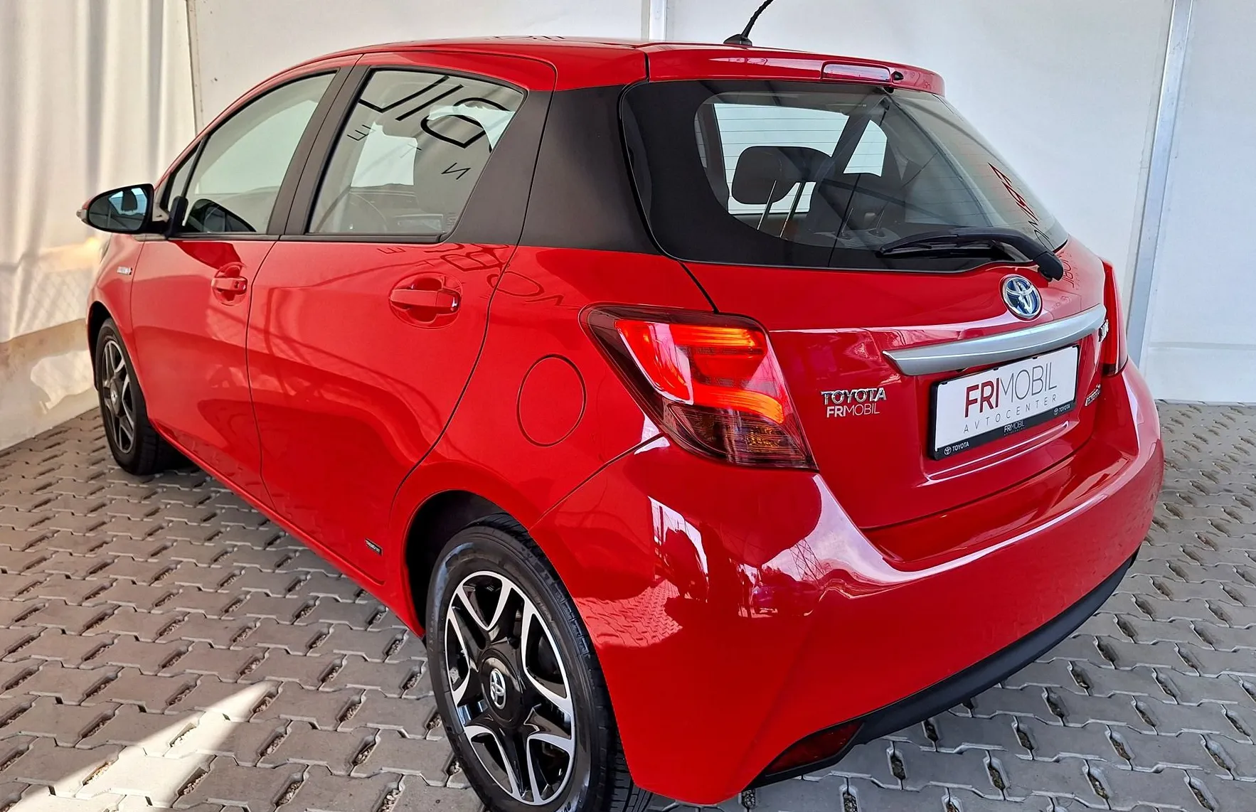 Zunanja slika - Toyota Yaris - 5V 1.5 VVT-i hibrid Trend - 4