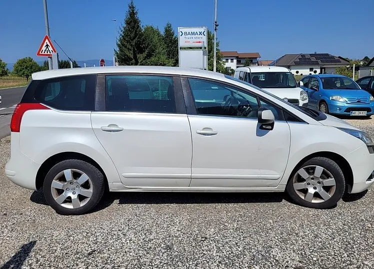 Zunanja slika - Peugeot 5008 - STYLE 1.6 HDI 110 FAP - 6
