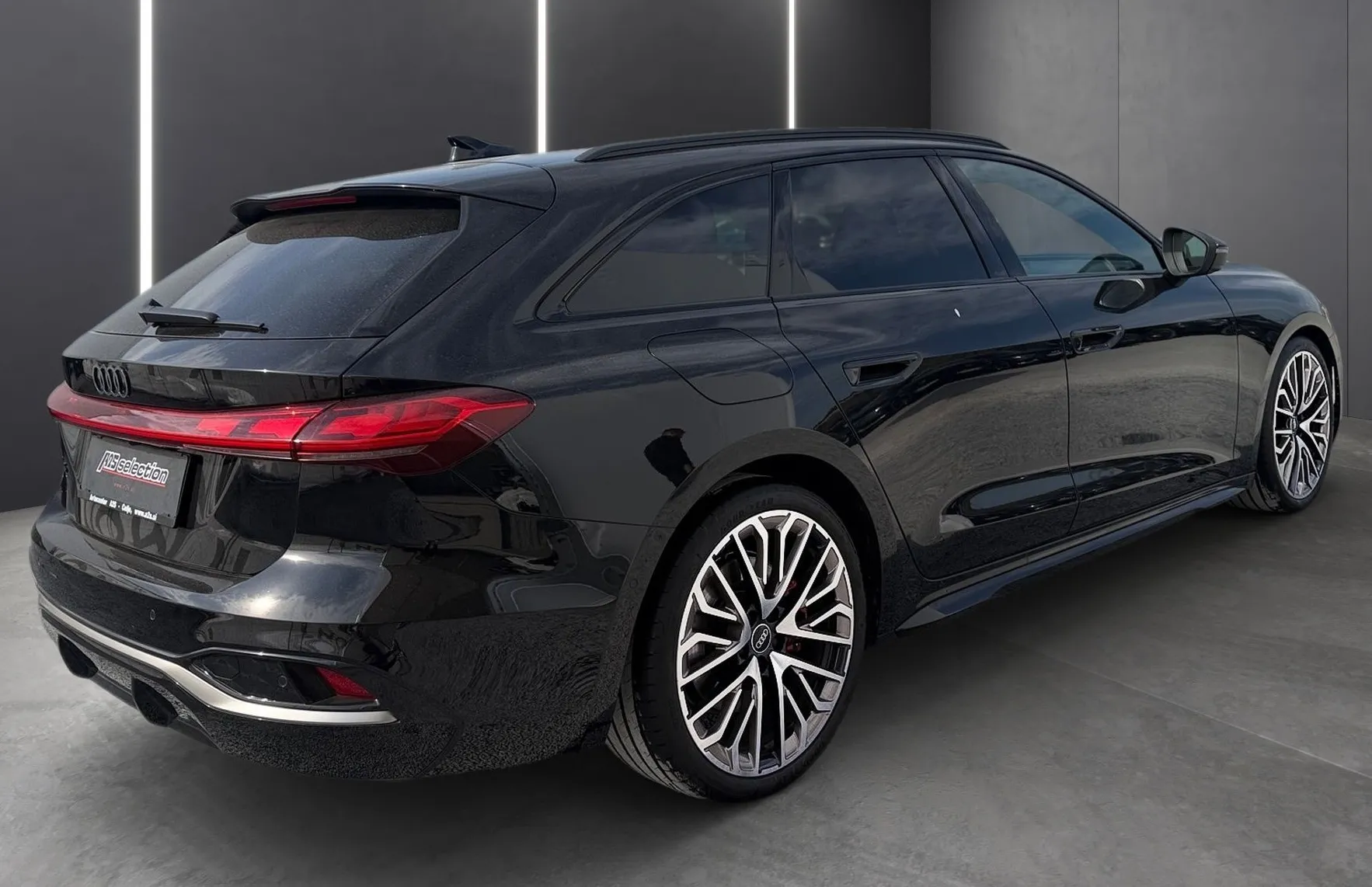 Zunanja slika - Audi A5 - Avant 2.0 TDI Quattro 150KW-S-Line-Edition ONE-Tech Pro - 3