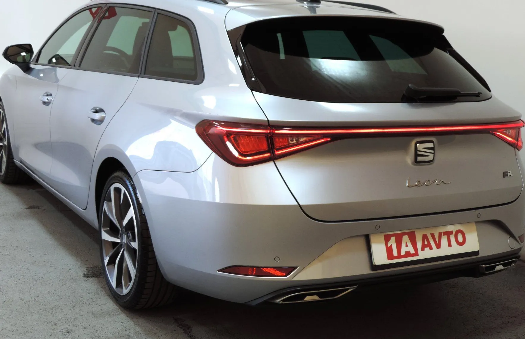 Zunanja slika - Seat Leon - ST 2.0 TDI FR DSG ACC-LED-MRTVI KOTI-MEMORY - 7