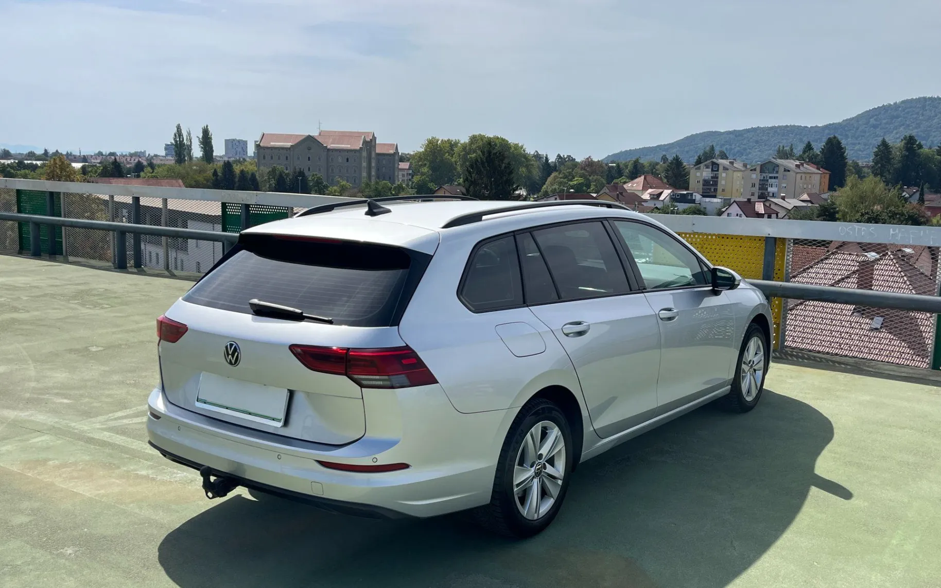 Zunanja slika - Volkswagen Golf - 2.0 TDI BMT Life 2X PDC.NAVI.GR. VOLANA.LED - 4