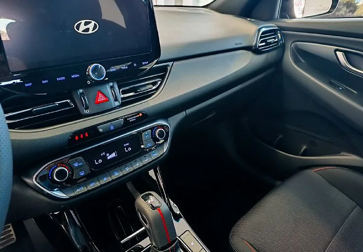 Zunanja slika - Hyundai i30 Wagon - 1.6 T-GDI PREMIUM N-LINE-WINTER-SMART-REZ.K-VIDEO - 10