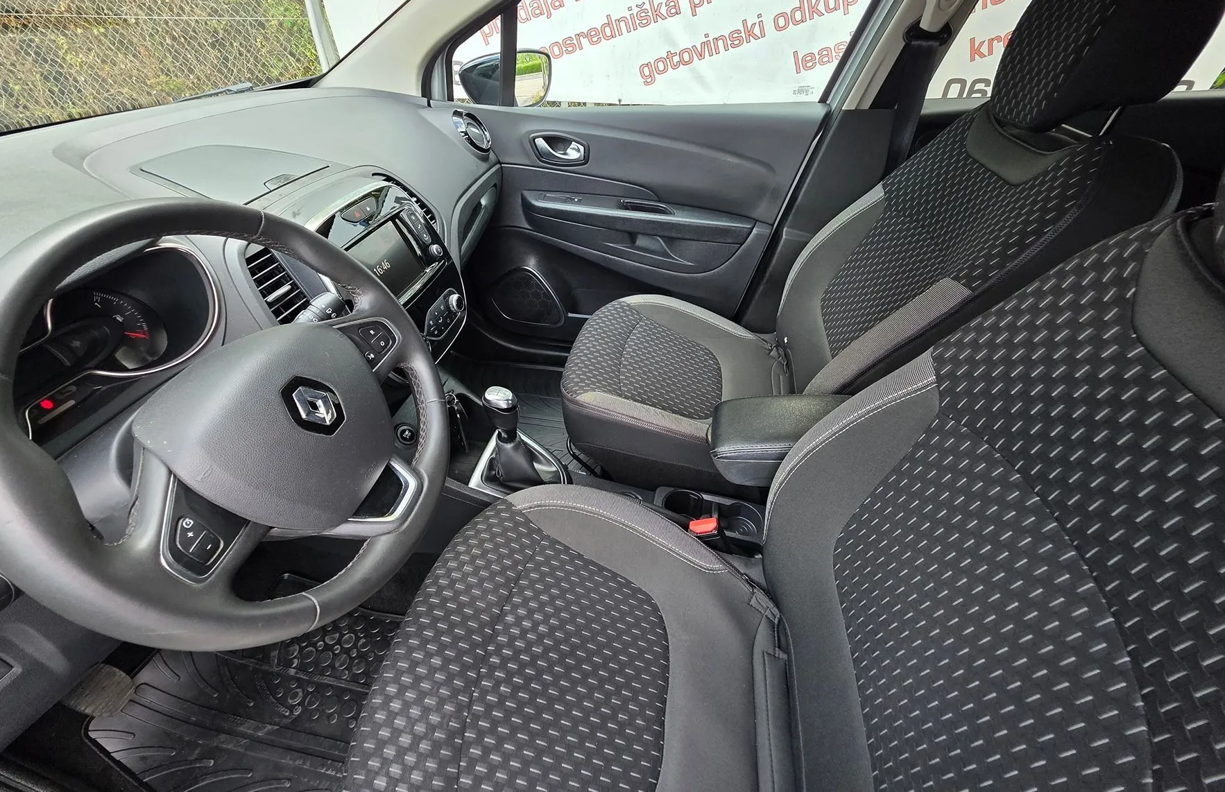 Zunanja slika - Renault Captur - TCe 90 INTENS LED-KAMERA-ALU PLATIŠČA-1.LASTNIK - 11