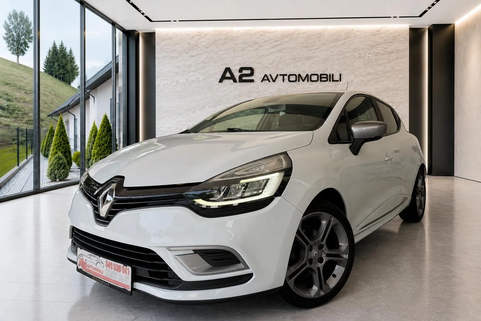 Notranja slika - Renault Clio - TCe 120 GT-LINE-SLOVENSKI-LED-NAVI-ALU-PDC-... - 9