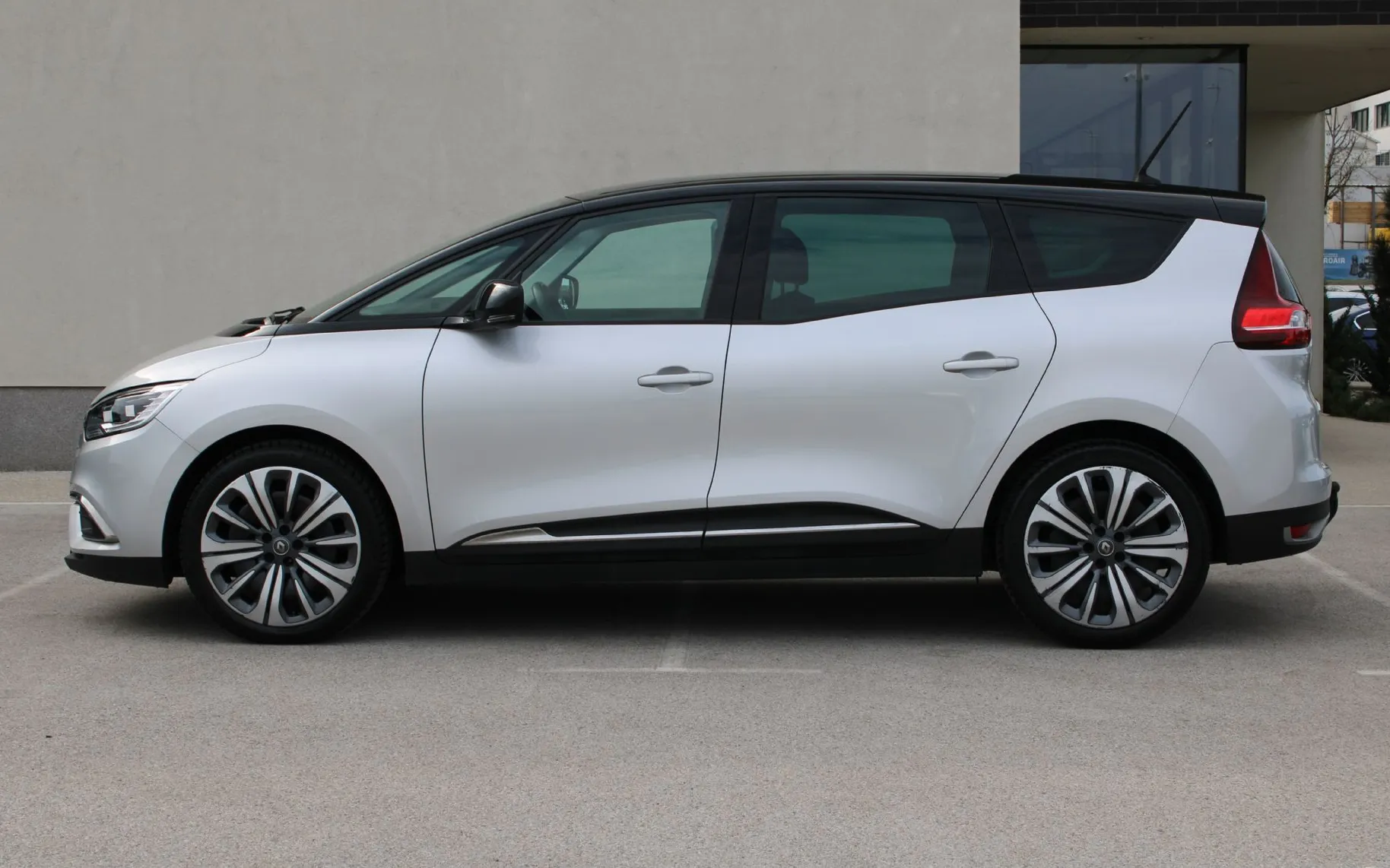 Zunanja slika - Renault Scénic - Grand Scenic techno TCe 140 - 4