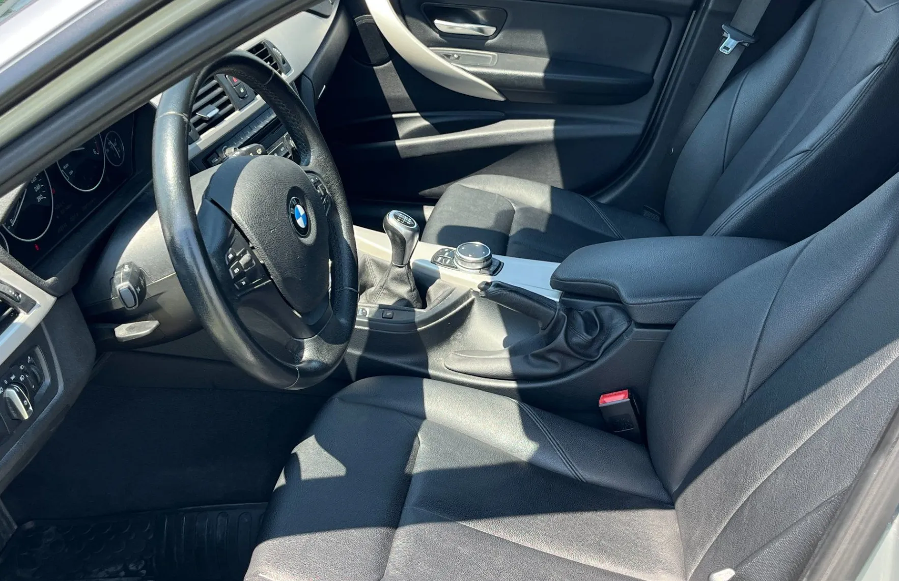 Zunanja slika - BMW Serija 3 - Touring:   318d xDrive Touring NAVI. 2X PDC. TEM - 13