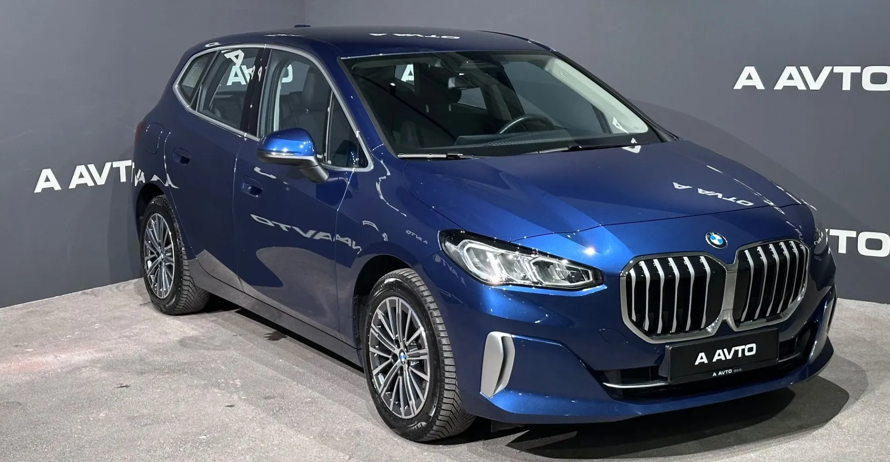Zunanja slika - BMW Serija 2 - Active Tourer: 218d Active Tourer Luxury Line Avt.-KAMER - 2