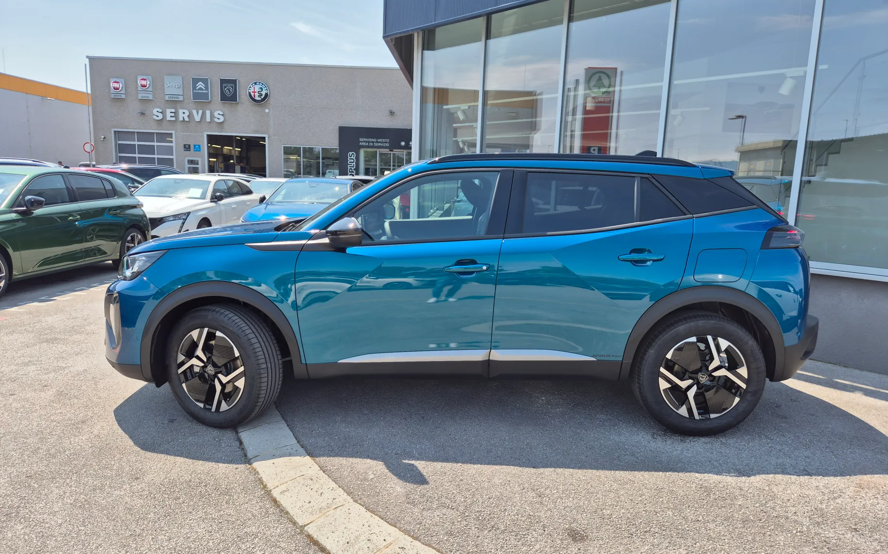 Zunanja slika - Peugeot 2008 - Allure HIBRID 145 - 9
