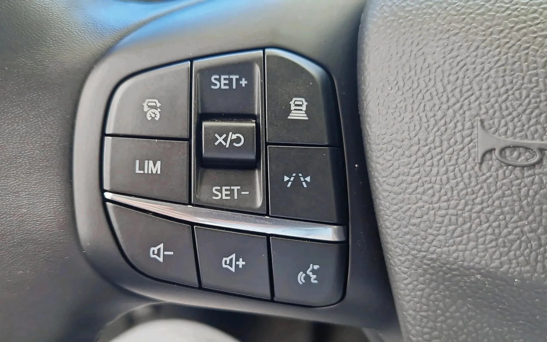 Zunanja slika - Ford Tourneo Courier - 1.0 EcoBoost Active-RADAR-NAVI-BLISS-PREČNI-KAMER - 13