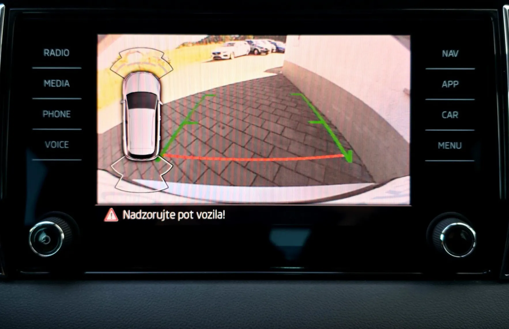 Zunanja slika - Škoda Karoq - 1.5TSI Selection DSG•ACC•KAMERA•LANE•KEYLESS•17C - 17