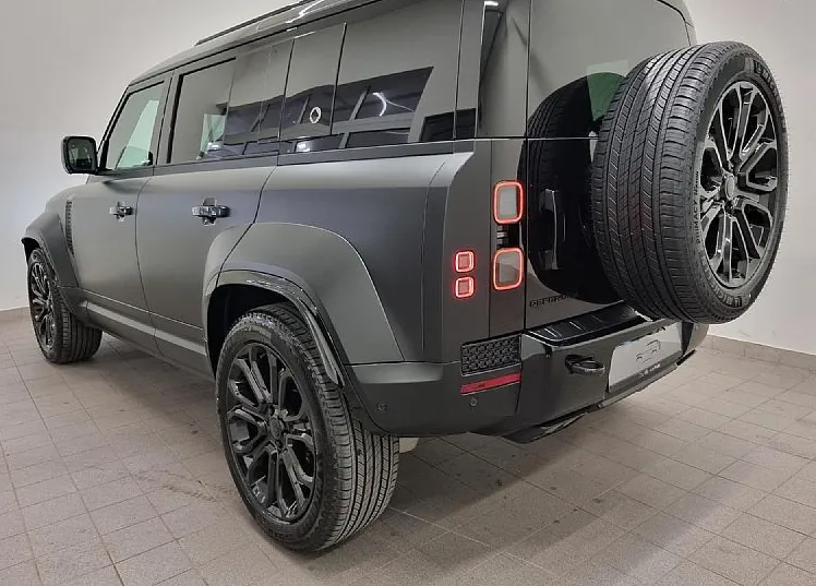 Zunanja slika - Land Rover Defender - 110 OCTA Black Edition P635 4.4 V8 AWD - 4