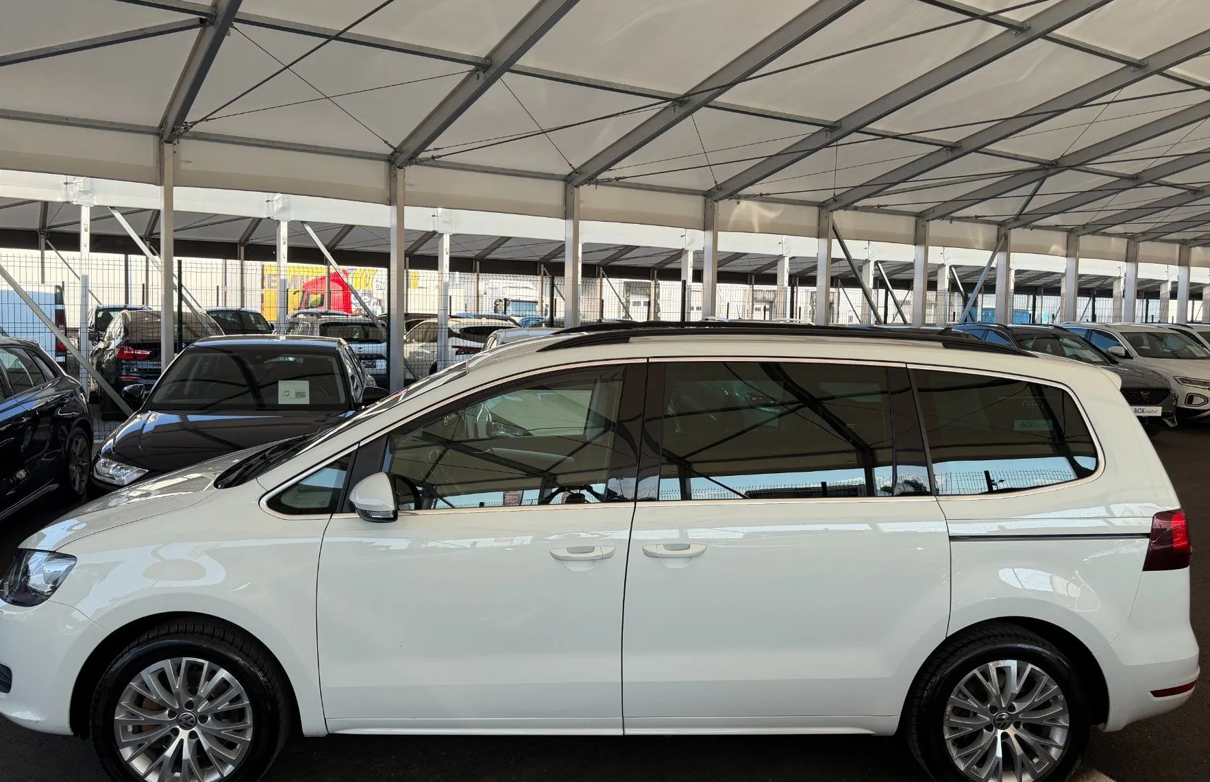 Zunanja slika - Volkswagen Sharan - Life 2.0 TDI DSG - 7 SEDEŽEV - SLO POREKLO - 3