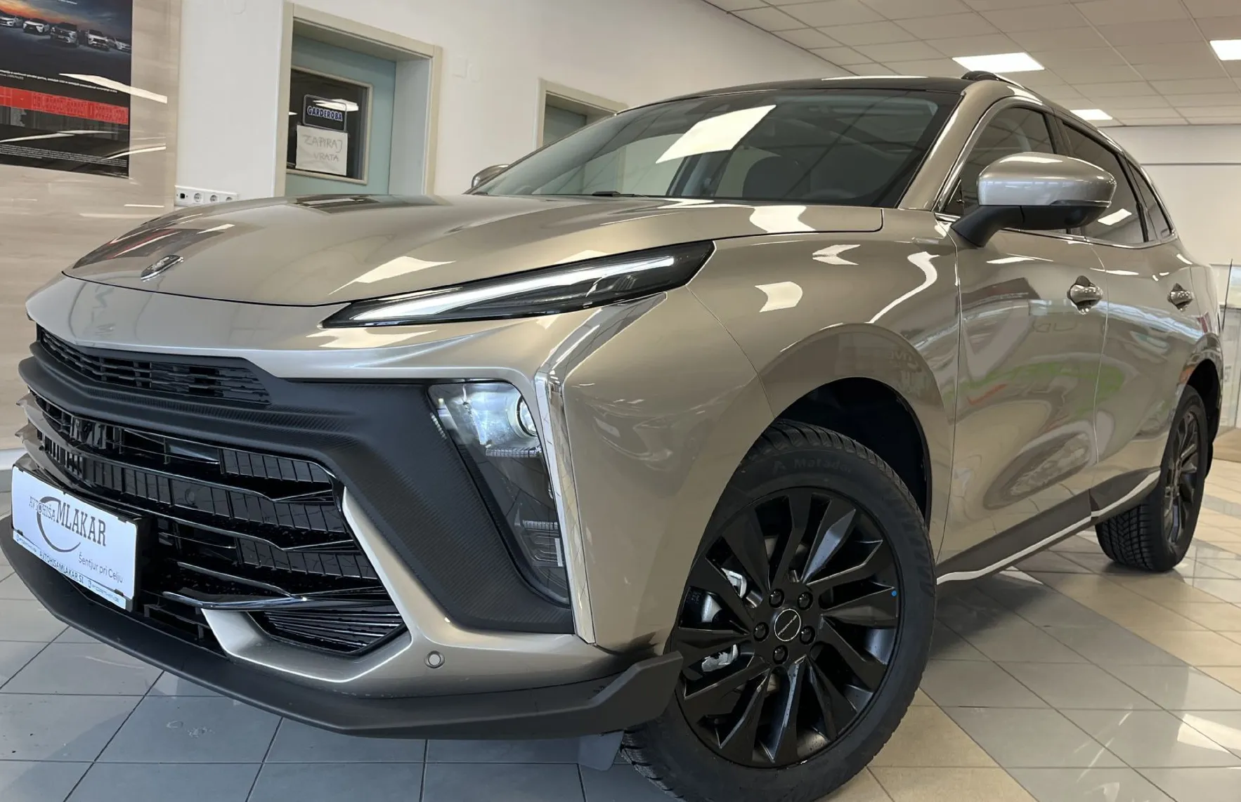 Zunanja slika - Forthing Forthing T5 EVO - T5 Evo 1.5 T-GDI 7DCT LUXURY -NA ZALOGI- my25 - 3
