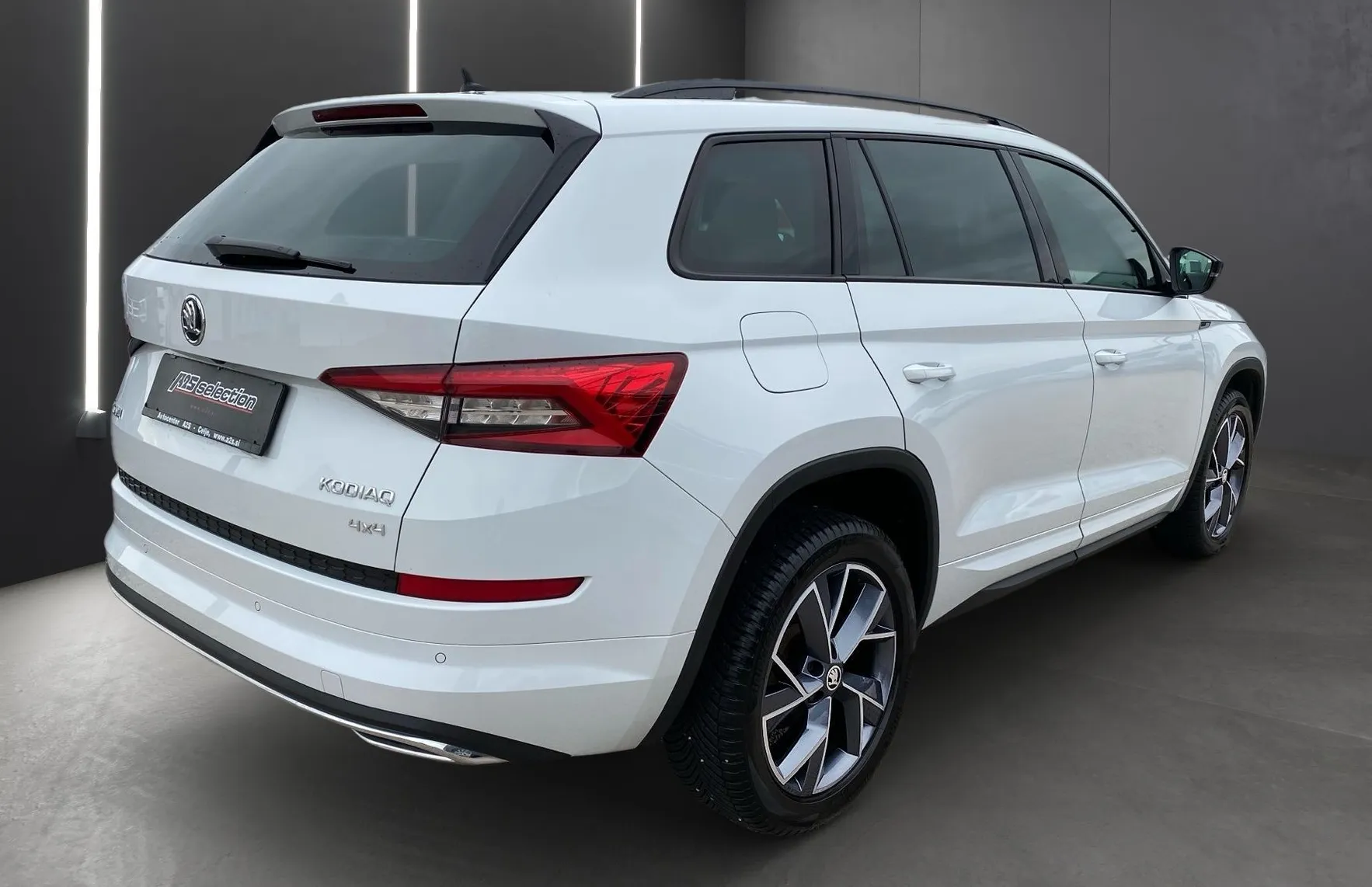 Zunanja slika - Škoda Kodiaq - Sportline 2.0 TDI 110kW 4X4 DSG - 3