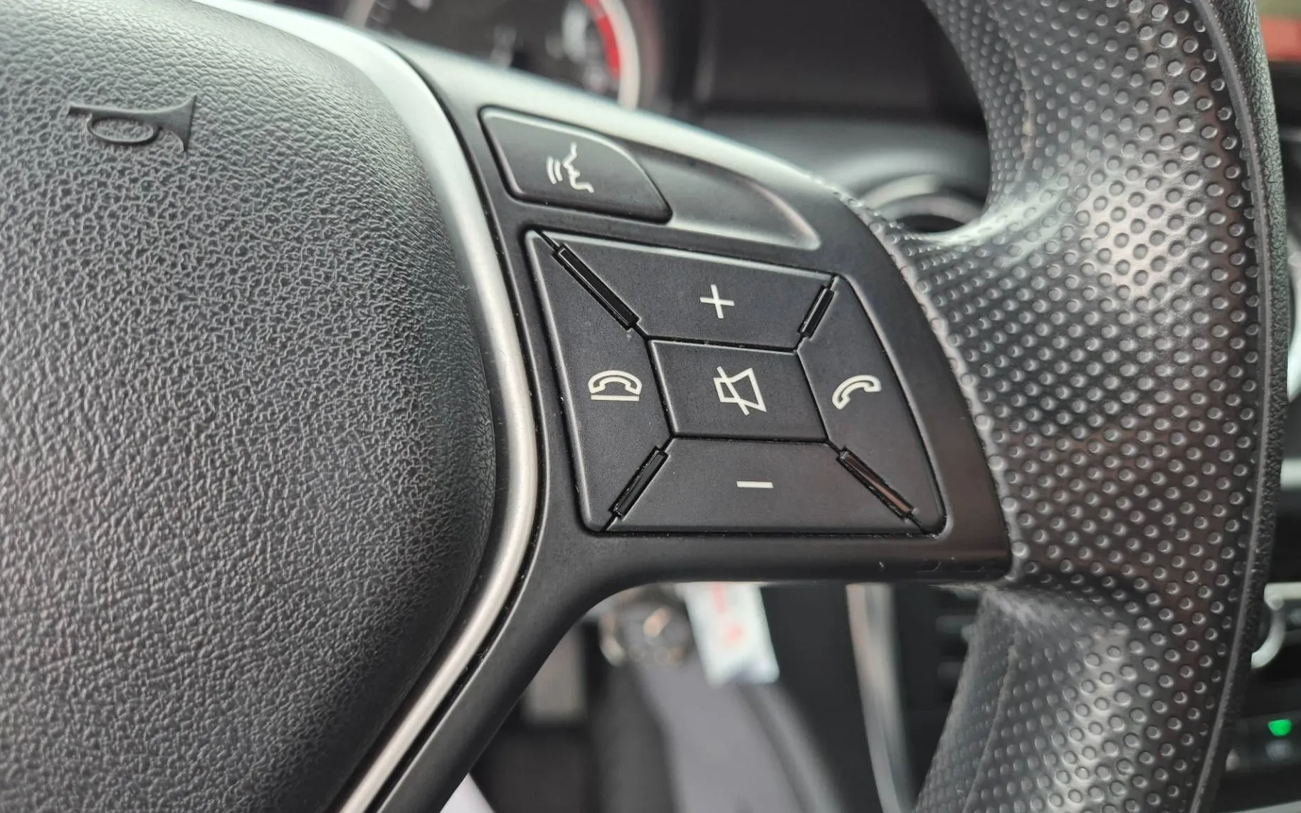 Zunanja slika - Mercedes-Benz A-Razred - STYLE°SLO°BI-XENON°KAMERA°AVT.KLIMA°ALU°BLUETOOTH. - 16