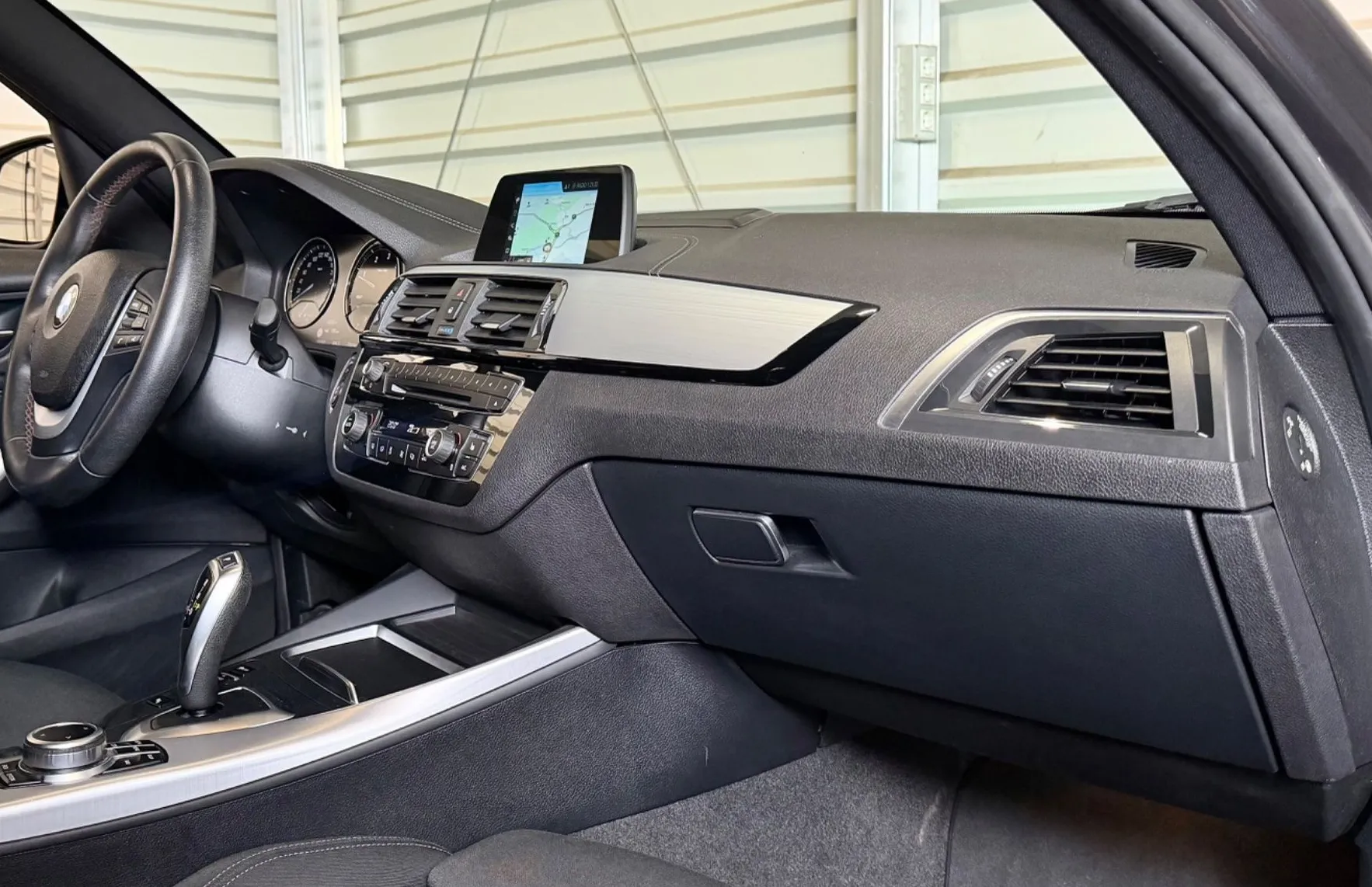 Zunanja slika - BMW Serija 1 - : 118d Sport Line - FULL LED - NAVI - TEMP - PDC ... - 12
