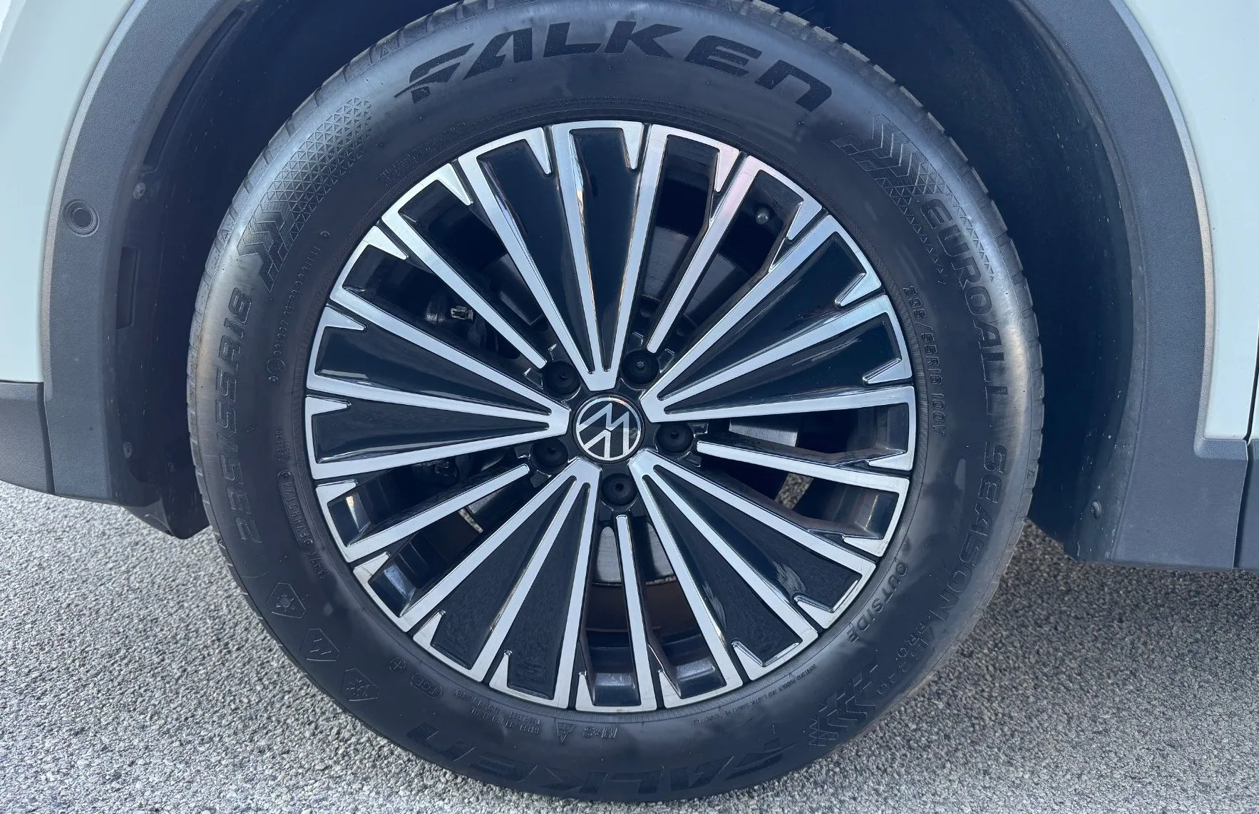 Zunanja slika - Volkswagen Tiguan - 2.0 TDI BMT Life DSG - 9