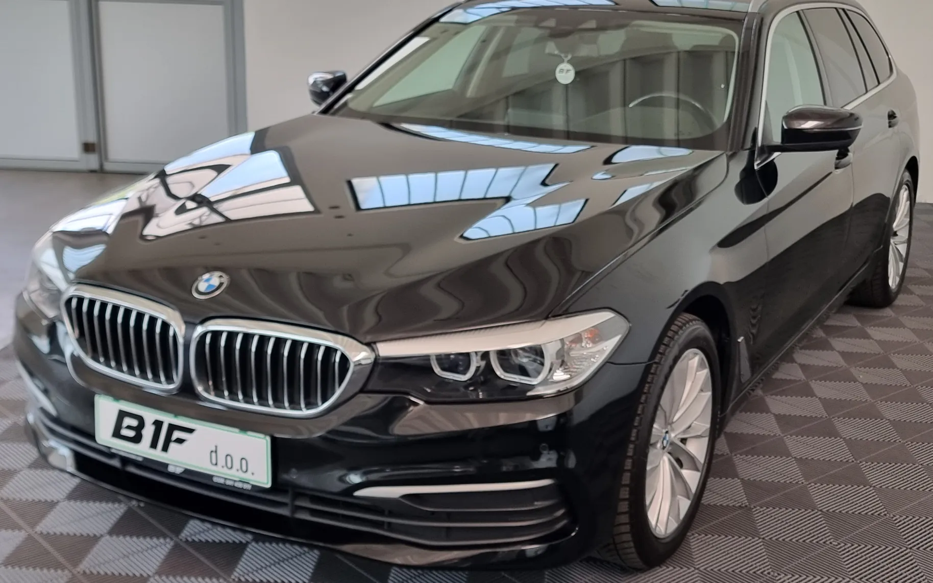 Zunanja slika - BMW Serija 5 - 520 - 3