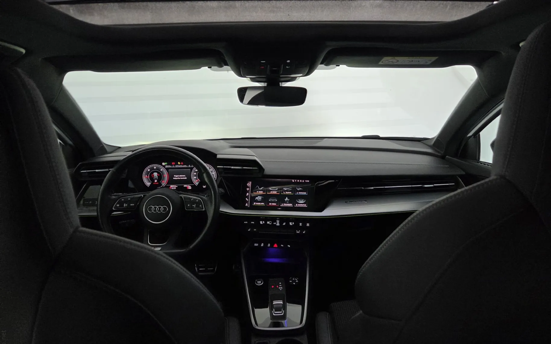 Notranja slika - Audi - A3 Sportback 40 TDI quattro S line S tronic - 16