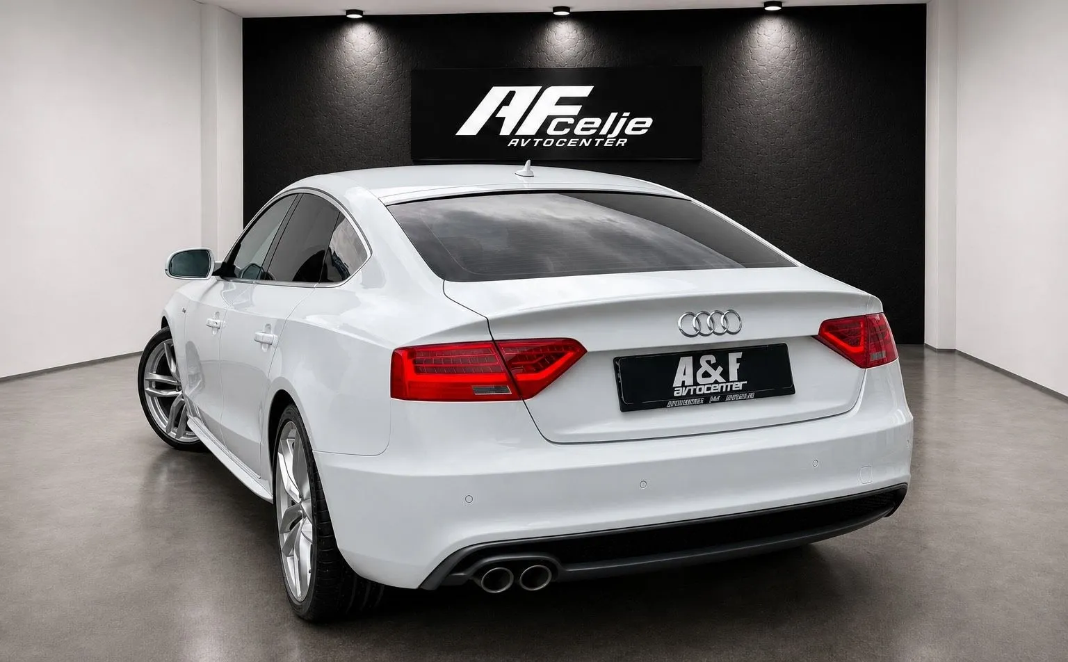 Notranja slika - Audi A5 Sportback - 2.0 TDI-3X S LINE-LIZING ZA TUJCE-XENON+LED... - 7