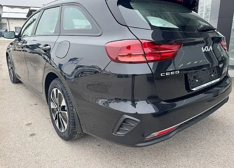 Zunanja slika - KIA Ceed - SW 1.5 T-GDi LX Champion+ ISG. M T 103 kW - 3