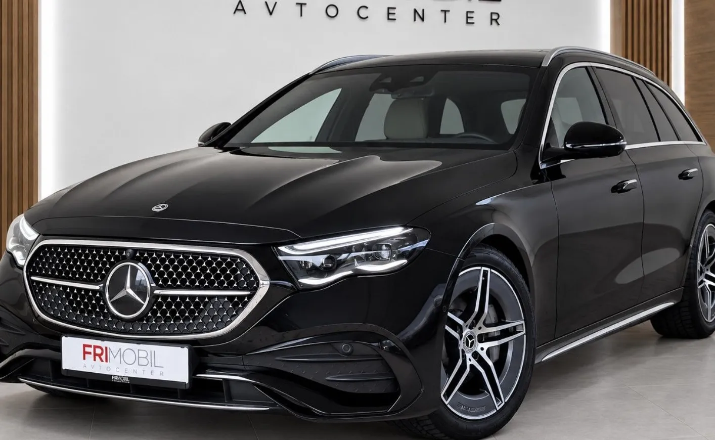 Zunanja slika - Mercedes-Benz E-Razred - E 220d 4MATIC AMG Line•AIR•KAM360•AMBIENT•MEMORY• - 1