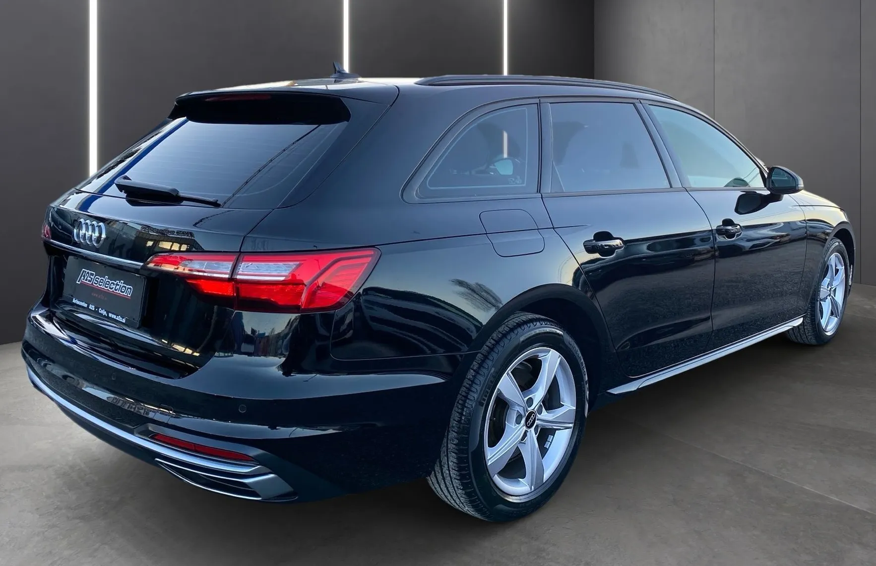 Zunanja slika - Audi A4 - Avant 30 TDI S tronic Advanced-17 COL-LED-Ogrevana sed.. - 3