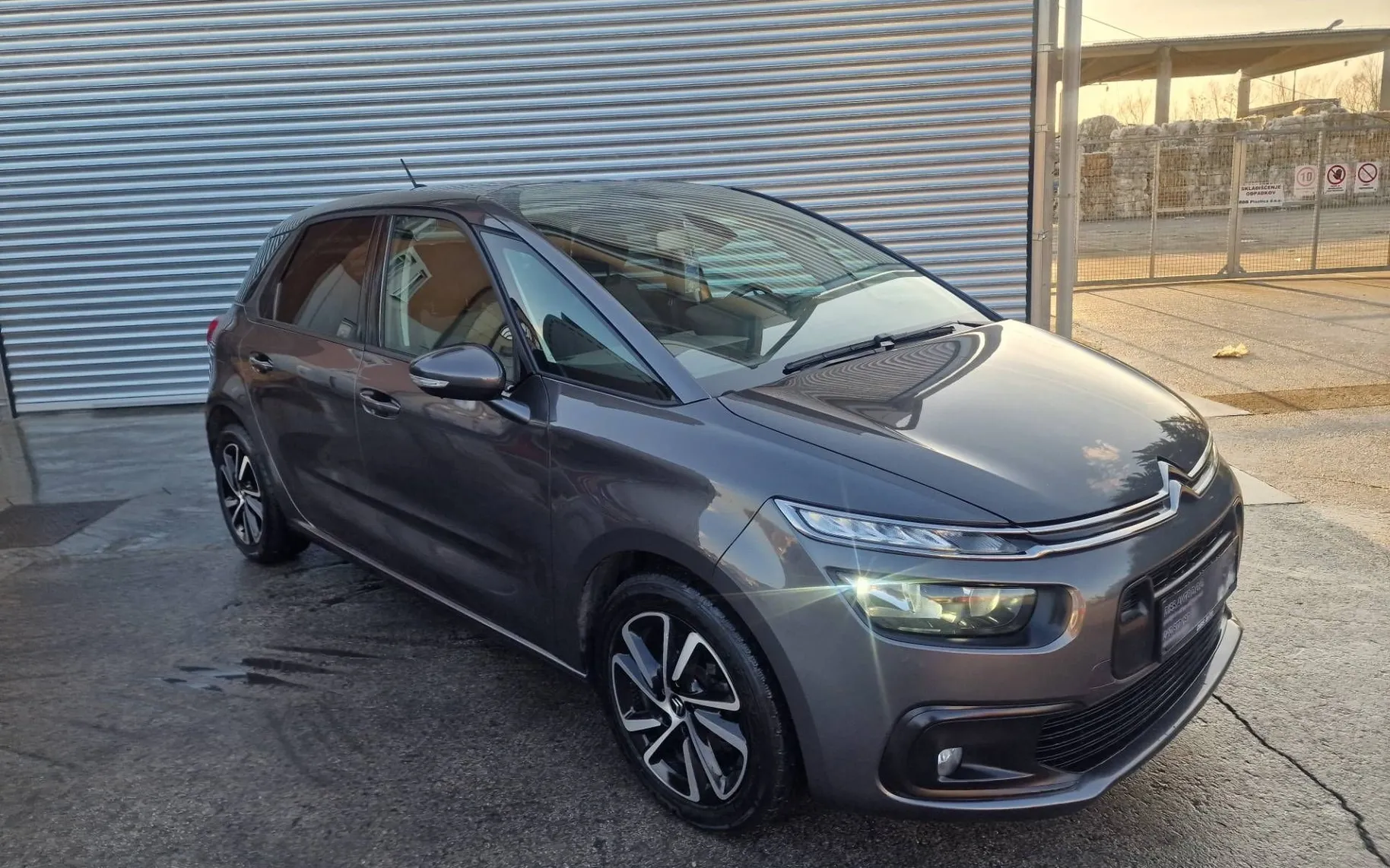 Zunanja slika - Citroën C4 SpaceTourer - 1.5D AVTOMATIK - 5