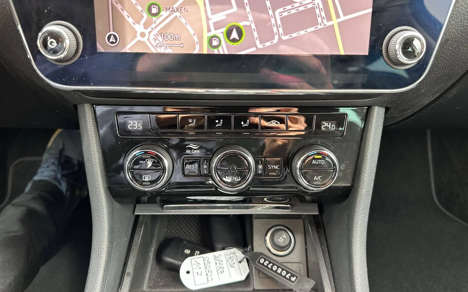 Notranja slika - Škoda Superb - Combi 2.0 TDI Sportline DSG - 19