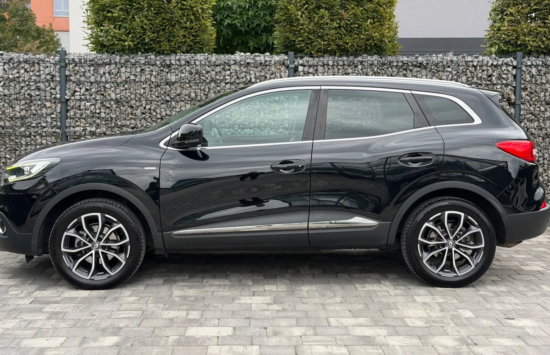 Zunanja slika - Renault Kadjar - dCi 110 Energy Graphite |KEYLESS|KAM|NAVI|PDC| - 7