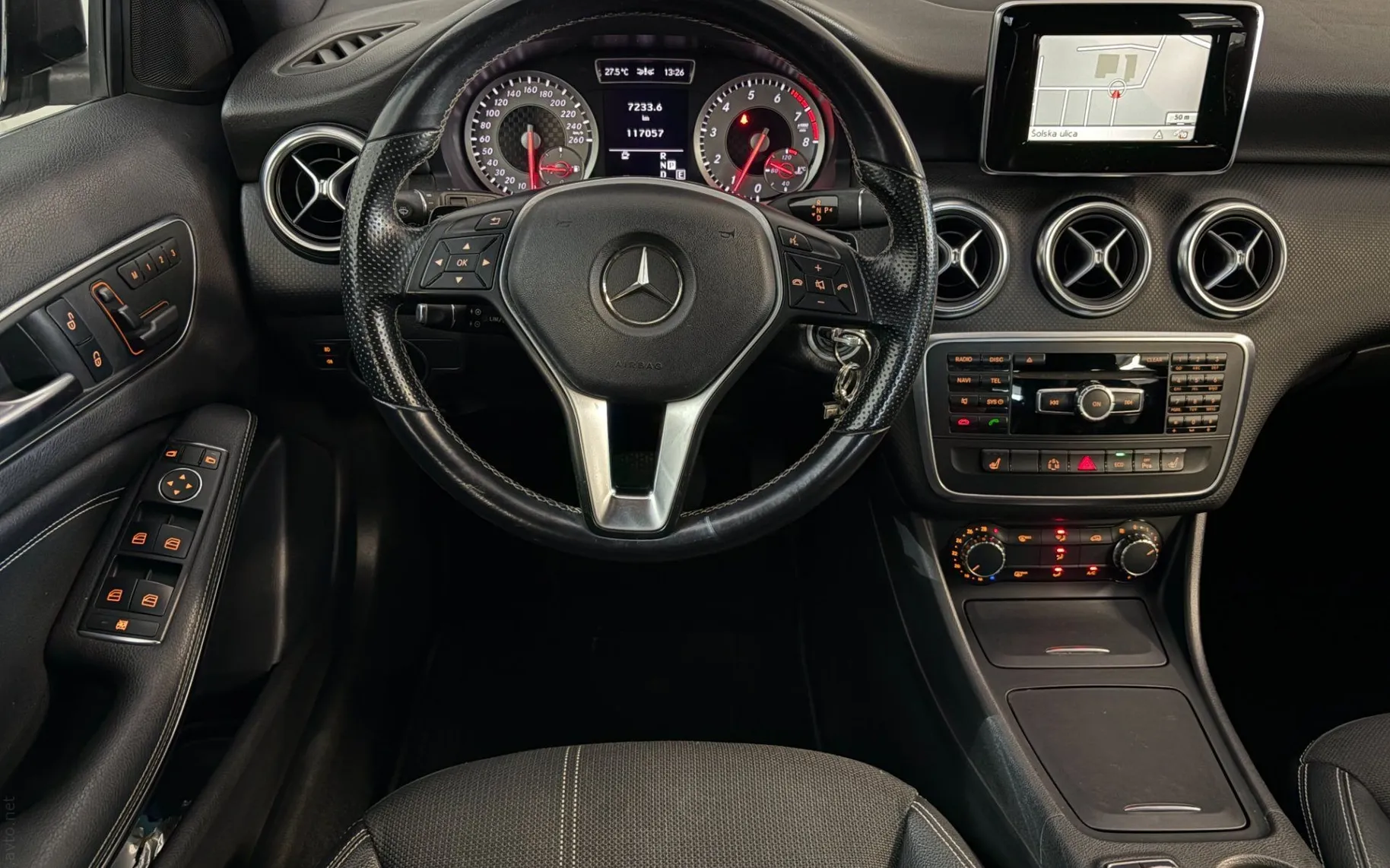 Notranja slika - Mercedes-Benz A-Razred - 180  Kamera - Memory - Navi - Gretje - PDC - 9