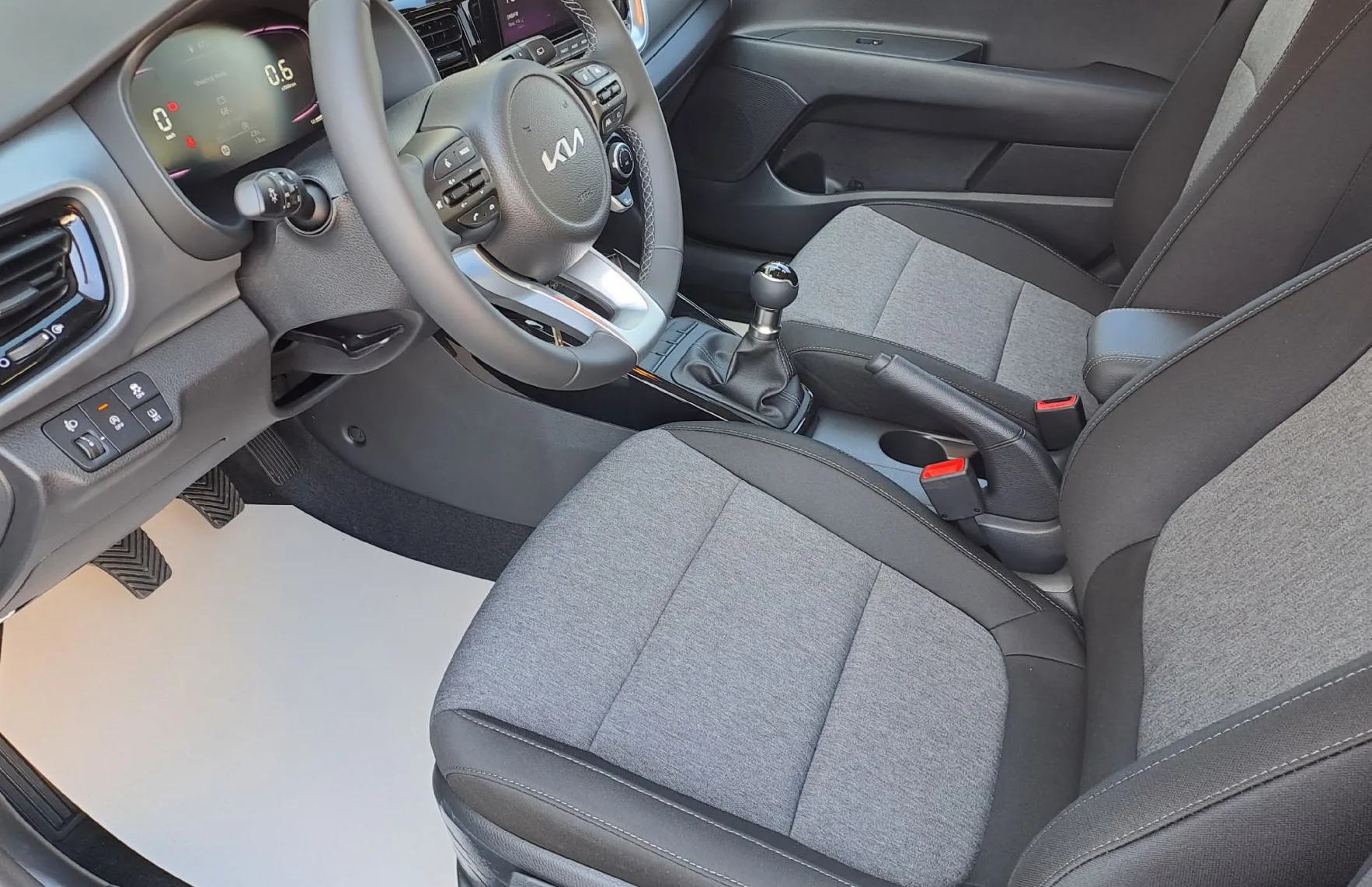 Zunanja slika - KIA Stonic - 1.2 DPI LX Urban+ ISG - 4
