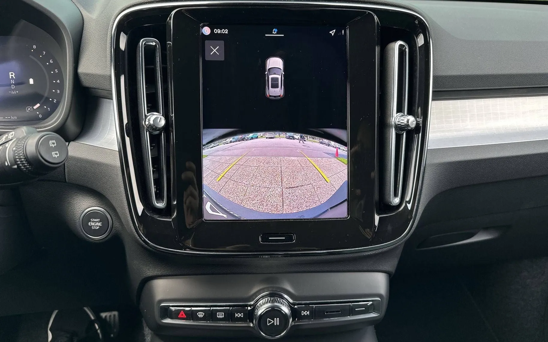 Notranja slika - Volvo XC40 - B3 P Core AT DCT 3 leta garancije + 3 servisi... - 17