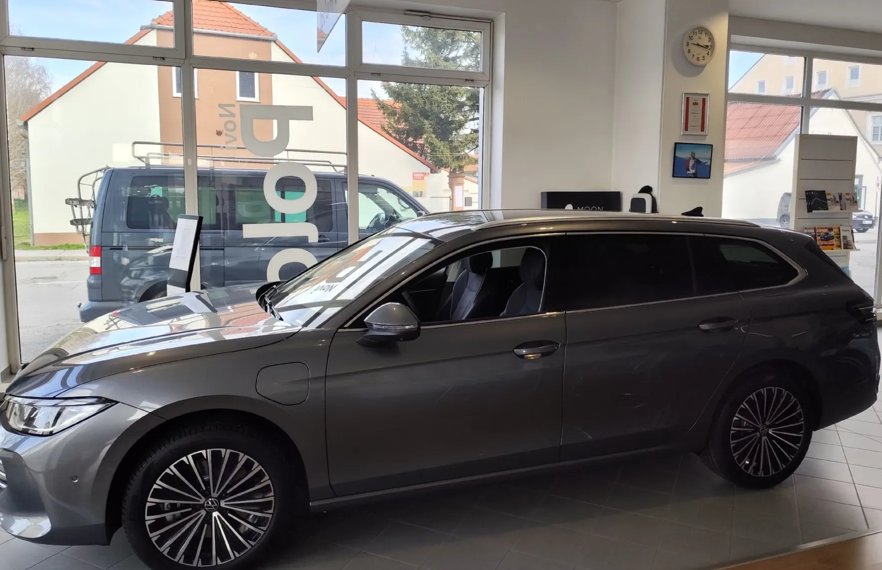Zunanja slika - Volkswagen Passat - Variant 1.5 TSI eHybrid Elegance DSG 150kW - 5