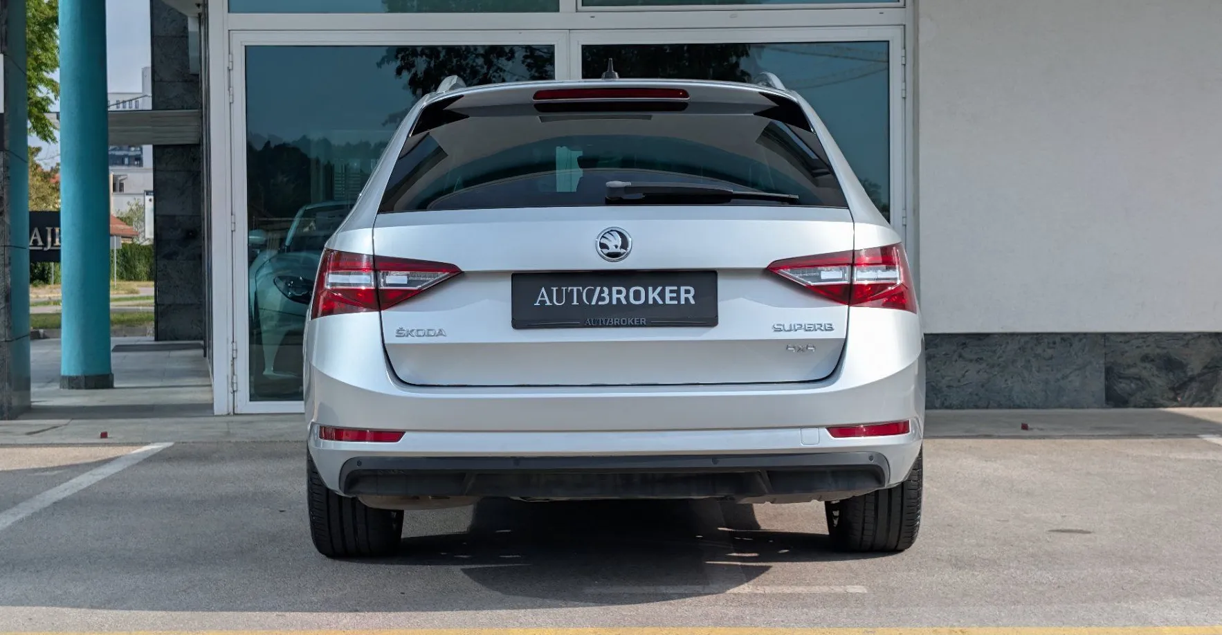 Zunanja slika - Škoda Superb - Combi 4x4 2.0 TDI L K DSG Usnje Navi ACC - 6