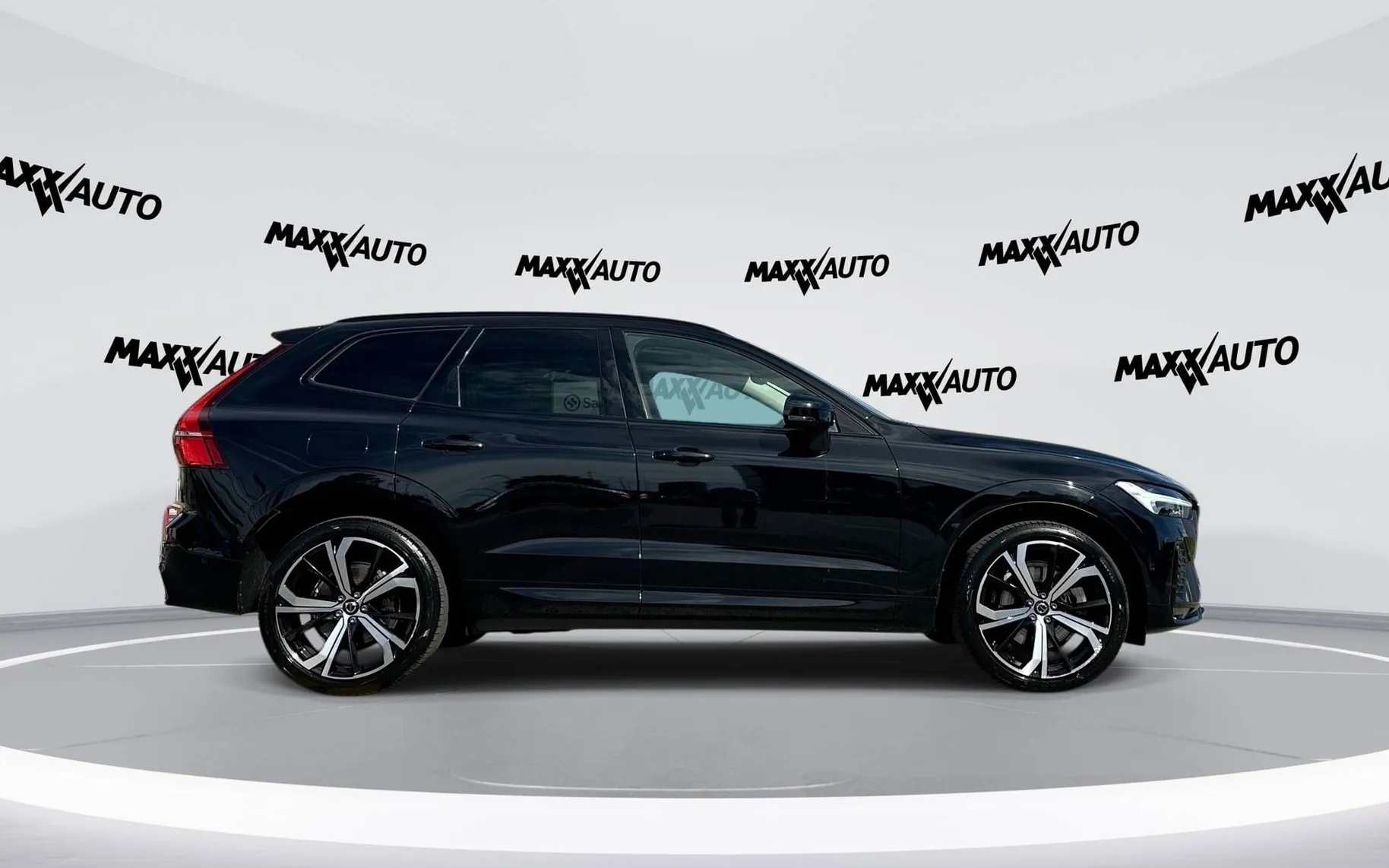 Zunanja slika - Volvo XC60 - B5 P AWD Plus Dark Avt. - 4