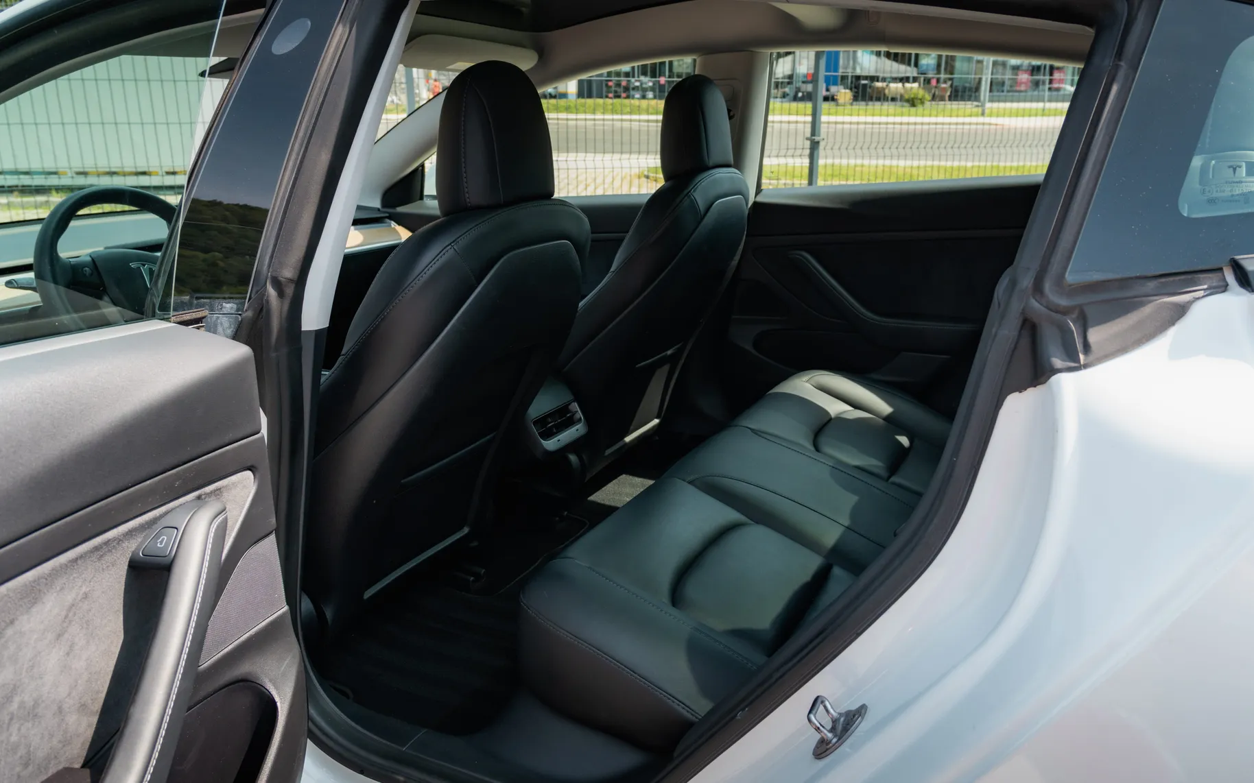 Notranja slika - Tesla Model 3 - Standard Range Plus - 7