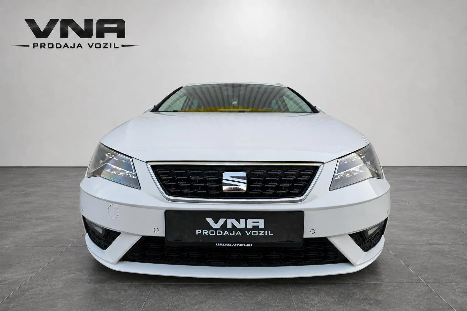 Zunanja slika - Seat Leon - ST 1.6 TDI DSG STYLE |LED|KAMERA|TEMPOMAT|APP|TOP| - 2