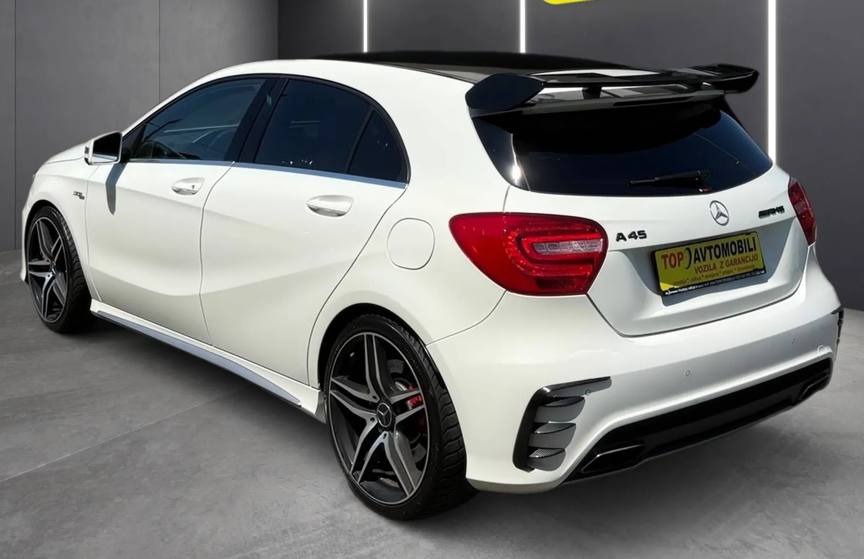 Zunanja slika - Mercedes-Benz A-Razred - 45 AMG 4MATIC XENON NAVI PDC TEM ŠPORTNI IZPUH - 4