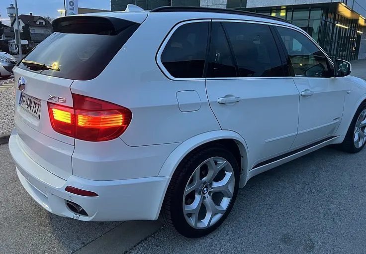 Zunanja slika - BMW X5 - serija : xDrive35d-M-paket -210kw - SLO - 3